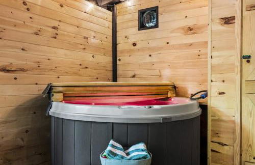 Black Bear Lodge - Fire Pit - Hot Tub - Foto 37