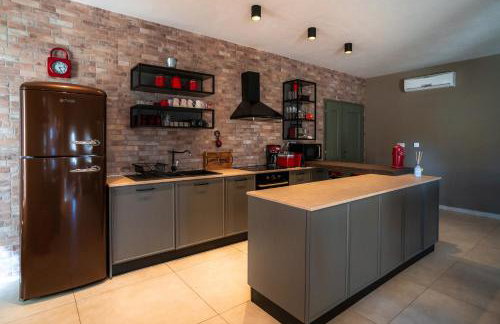 Villa Moonlight 2 for 12 persons near Poreč with private heated pool - 45 m2 & playground - Foto 21