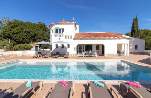 Casa Rainha Near Carvoeiro pool BBQ - Foto 1