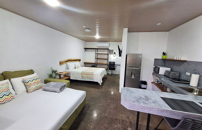 Nomad Living CR - Photo 8