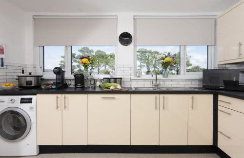 Bridge Apartment - Free Parking & WiFi - Near Perranporth Beach - Foto 13