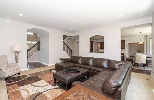 Lakefront view 5 bedroom home with basement - Foto 9