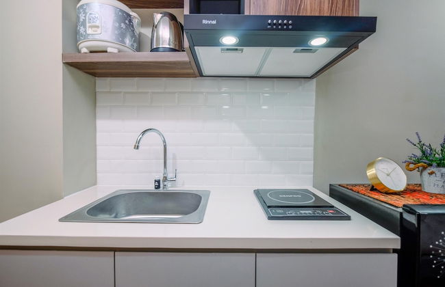 Comfortable Pool View Studio Room at LRT City Jatibening Apartment - Foto 7