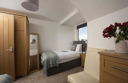 Bridge Apartment - Free Parking & WiFi - Near Perranporth Beach - Foto 18