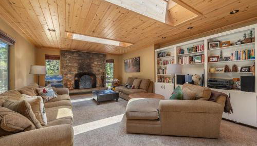Chamberland retreat-Hot Tub, Pool Table, Movie & Ski - Foto 2