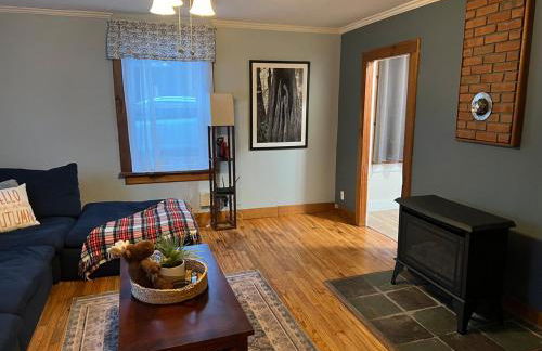 3,000 Sq Ft Historic Colonial Minutes from Okemo with Direct VAST Trail Access - Foto 28