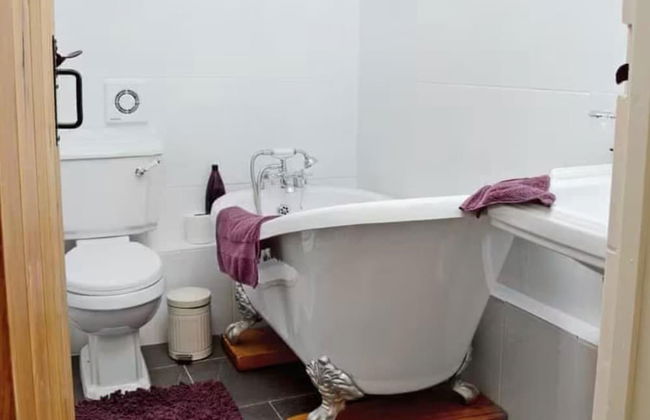 Serene Golygfar Cottage Retreat in Ystrad Meurig - Photo 10