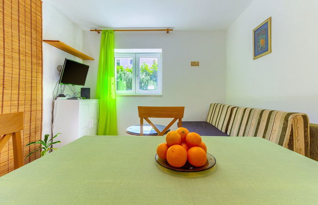 2-bdr apt With Shared Garden, 3 min Walk to Beach - Foto 23