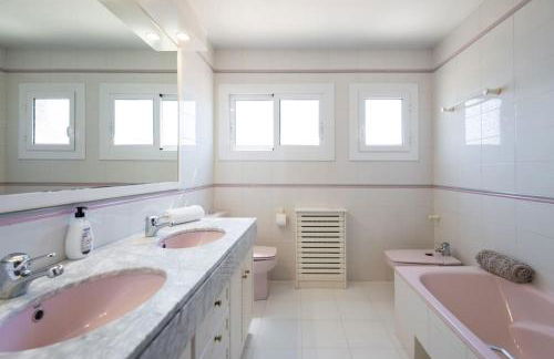 Casa Nina junto Barcelona Centro y playa - Foto 25