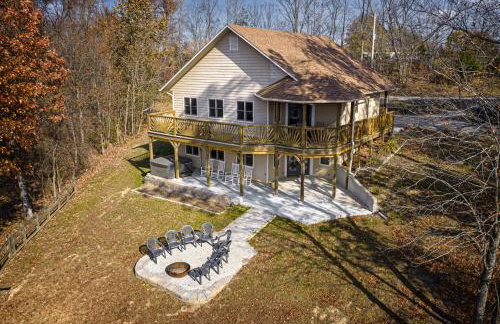 3BR Home w Hot Tub & Sunset Views Near SIUC - Foto 30