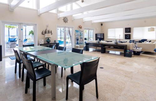 Oceana Blue / Beach Front / Pool / Bar / Relax - Foto 14