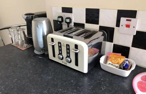 Beach & City Access - 2 Floors, Full Kitchen, Free Parking - Foto 13