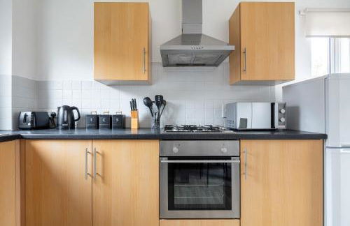 CONTRACTORS, Central MK, Free off street Parking, close to amenities, Managed by Chique Properties Ltd - Foto 9