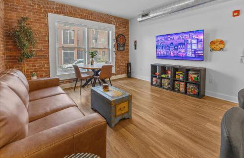 Steps away from Mass Ave Restaurants and Big Patio - Foto 5