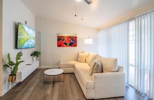 Spacious 2 Bedroom, 2 Bath, Pool, Free Parking, Gym - Foto 29