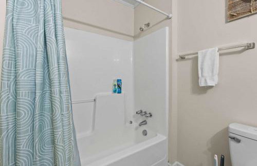 The Mid-Century Hub Close to Everything - Photo 20