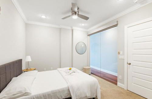 Lavish 1BR with Pool & Gym Access - Foto 22