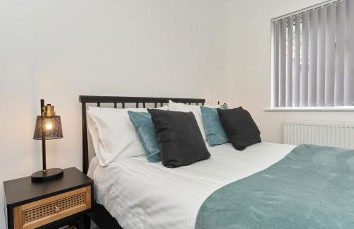 Bonchurch Court - A Stylish 3 Bed Apartment- Nr Ventnor with Large Outside Terrace & Parking - Dog Friendly - The Perfect Choice For Couples, Friends & Families - 5 Mins To Beach - Managed By Greenstay Serviced Accommodation - Foto 10