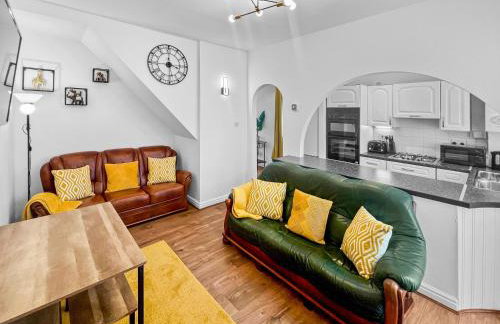 Stylish House Near Hospital with Free Parking - Foto 10