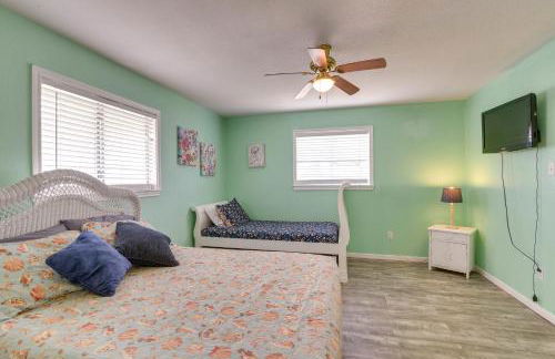 Walk to Gulf Surfside Beach Home with Deck - Photo 20