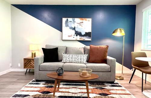 Downtown-King Bed-Top Floor-Parking-Wi-Fi - Foto 2