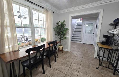 Cozy 5BR Family Retreat Firepit Games Patio - Foto 14