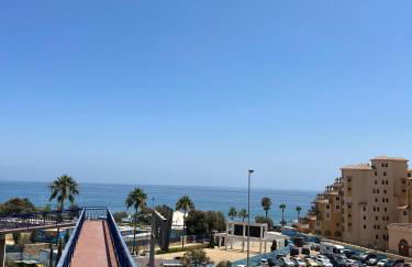 Ático con Vistas al Mar y con Piscina frente a Castillo Sohail - Photo 27