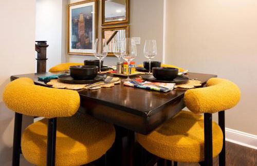 Luxury Federal Hill Home with Rooftop & 4 Parking Spots - Foto 49