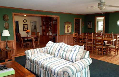 Secluded Cabin Rental for a Large Group Getaway on the Shenandoah River near Luray, Virginia - Photo 12