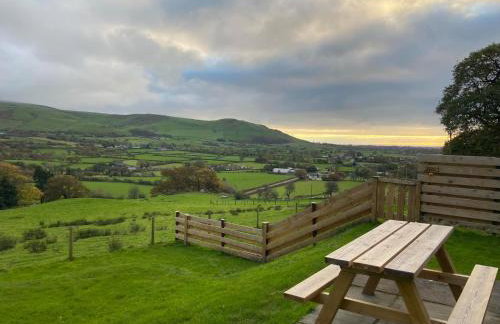 Barn Retreat with Valley Views & Onsite Dog Field - Foto 10