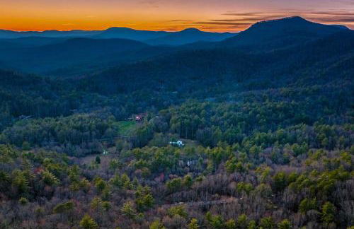 Fire Pit, Grill, and Views Cashiers Getaway! - Foto 39