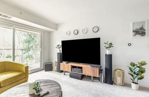 Sharon Green apartments by FantasticStay - Photo 102