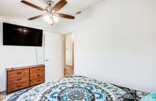 Waterfront Trinity Vacation Rental with Hot Tub! - Photo 19