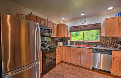 Gold Beach Apartment with Activities - 2 Mi to Ocean - Foto 9