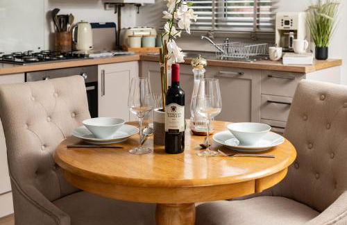 Meadow Cottage - Secluded Woodland Cottage with Private Hot Tub - Photo 11