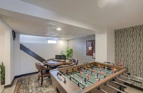 New 5BD Near UNL & DT | Poker Table & Games - Foto 40