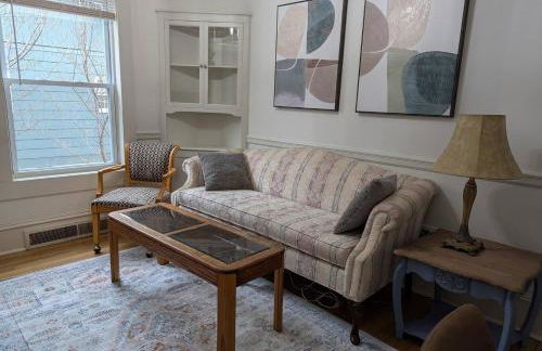 NEW! 2Br1Ba Convenient to 9th St, NCSSM - Foto 1