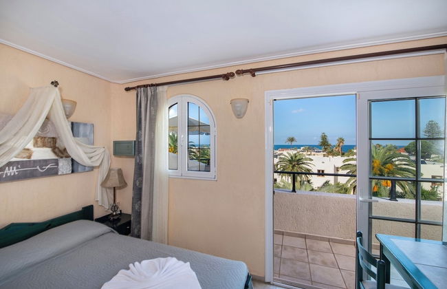 Hotel Castle Suites - Photo 47