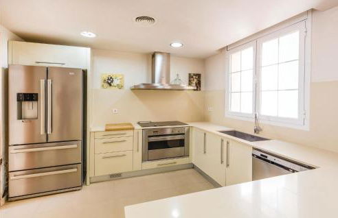 5 Bedroom Amazing Home In Cabrils - Foto 6