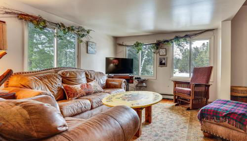 Great for Gatherings! Lakefront Ticonderoga Villa - Foto 4