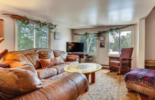 Great for Gatherings! Lakefront Ticonderoga Villa - Foto 4