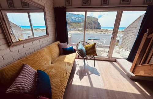 Surf 'n' Sands in Porthtowan Beachfront Apartment - Foto 1