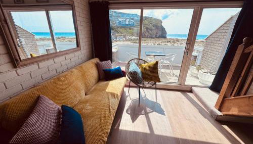 Surf 'n' Sands in Porthtowan Beachfront Apartment - Foto 1