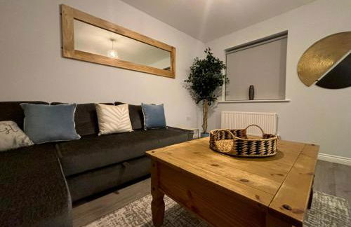 Eskdale Townhouse- Spacious 4BR ,Crawley, Free Wifi, Parking, fully equipped, contractor friendly, temporary relocations welcome, near Gatwick Airport - Foto 32