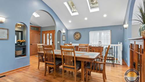 New Lake Como Retreat with Bar and Pool Table - Foto 5