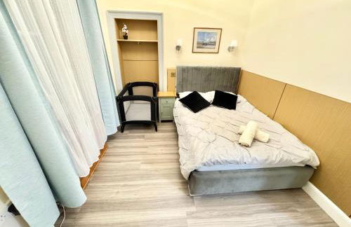 The Handy Hub Luxury Victorian Apartment - Fast WiFi & Central Edinburgh - Photo 10