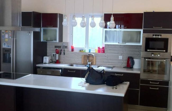 Luxurious 6 Bedroom Villa In a Great Location - Foto 12