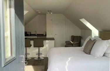 Cosy Country Modern Studio with Patio Space. - Photo 3