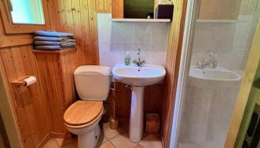 Family-friendly Self-catering Chalet Rental in Abondance - Sleeps 12 Portes du Soleil - Photo 4