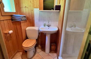 Family-friendly Self-catering Chalet Rental in Abondance - Sleeps 12 Portes du Soleil - Photo 4